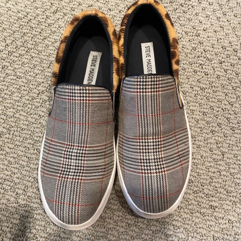 Steve Madden slip on sneakers